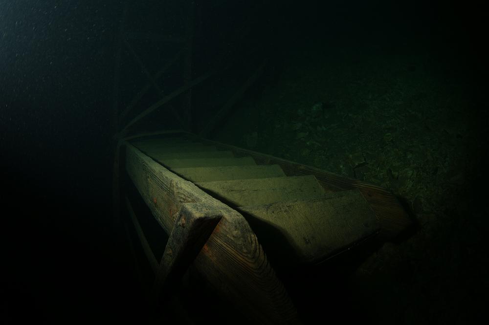 DSC74888.JPG - houten trap op 50 meter diepte voor de ruttler