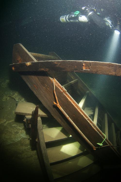 DSC74893.JPG - houten trap op 50 meter diepte voor de ruttler